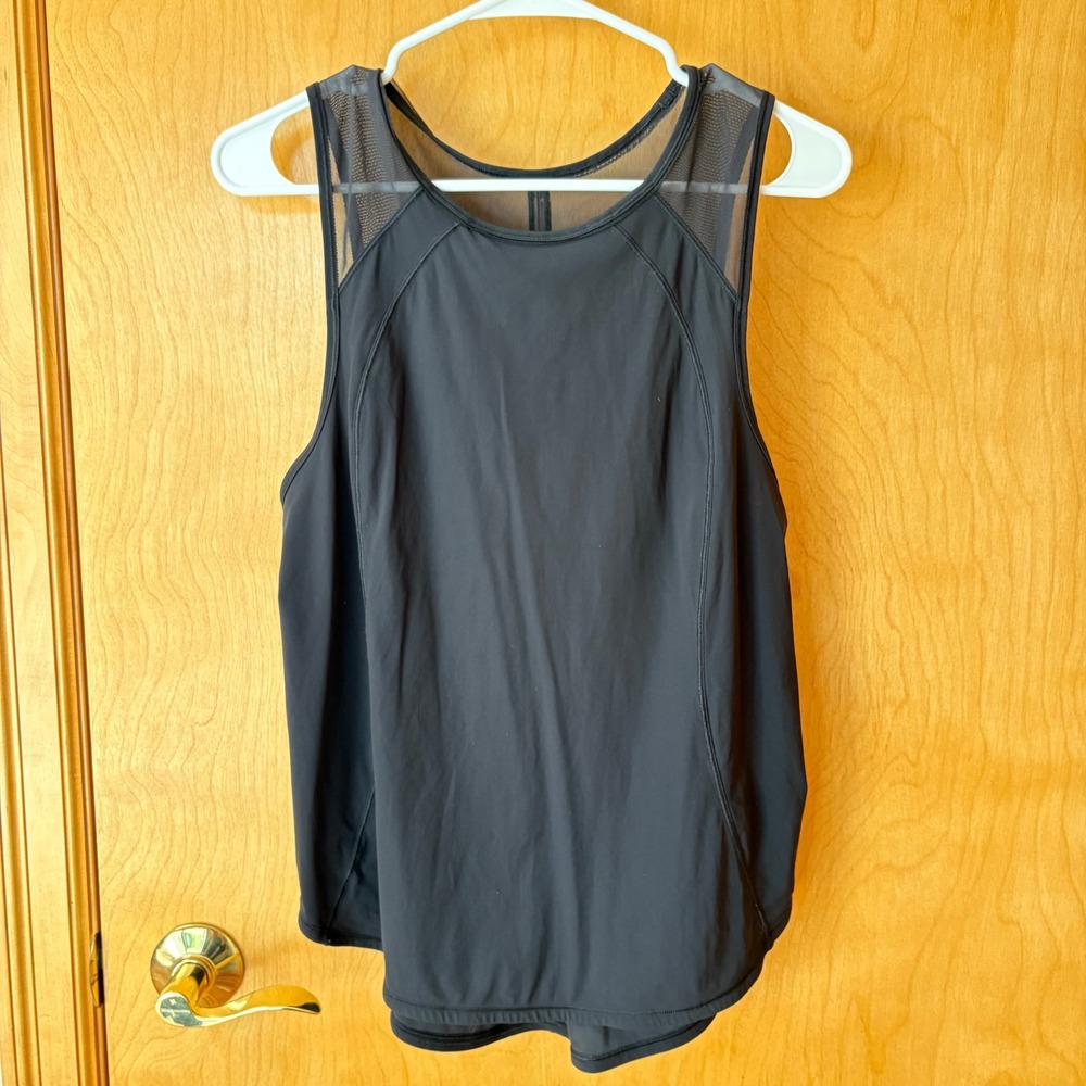Lululemon Mesh Racerback Tank Top Women S/M Black Keyhole Cutout Activewear